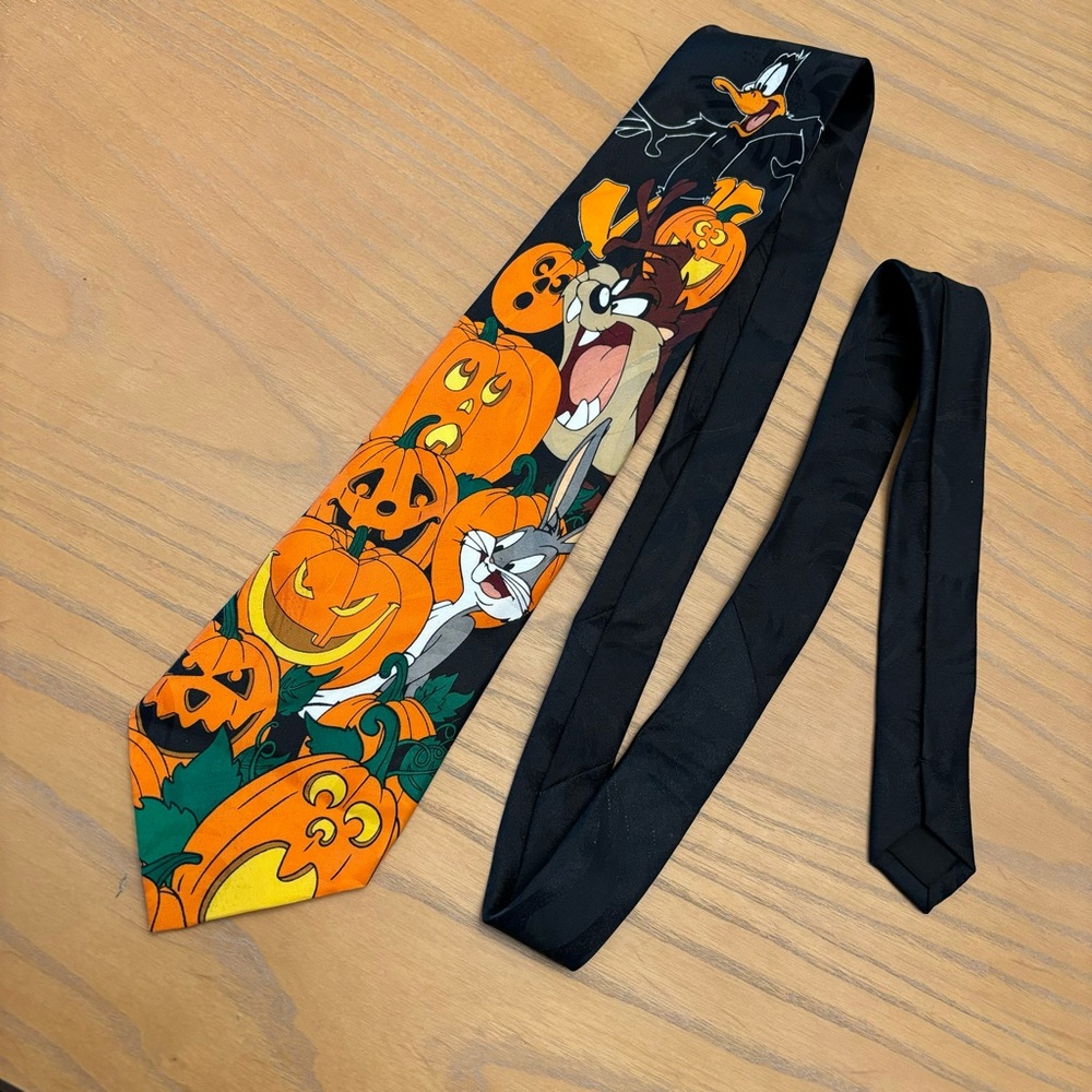 Looney Tunes Mania Halloween Tie